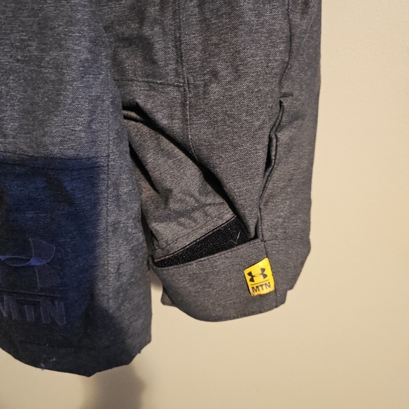 Under Armour Winter Jacket - Picture 4 of 5